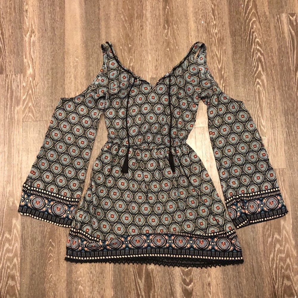 Xhilaration XS Cold Shoulder Dress